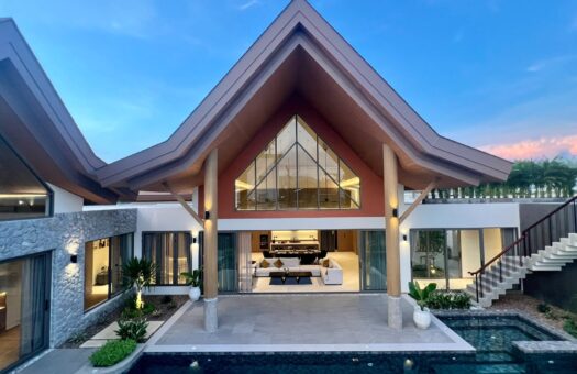 Stunning 4 Bedroom Pool Villas in Bang Tao / Layan